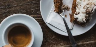 L'ordine da servire per frutta dolce e caffè