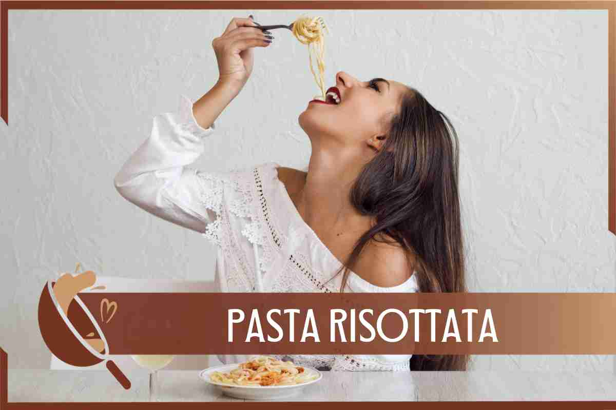 Ragazza che mangia pasta risottata