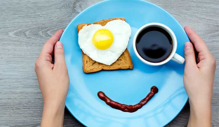 Cioccolato, uova e legumi regolano l'ormone della felicità