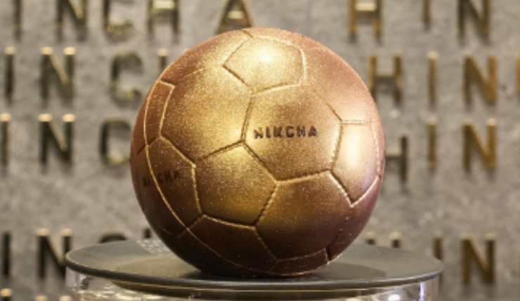 Come dessert nel menù del ristorante di Messi si trova il pallone d'oro