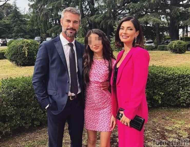 Flavio Montrucchio, Alessia Mancini e figlia Mya nel giorno della Cresima