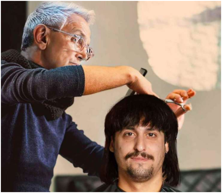 Edoardo Franco si fa tagliare i capelli da Bruno Barbieri
