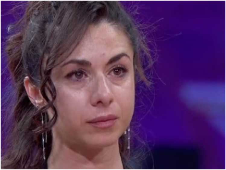 L'attrice italiana Claudia Ferranti in lacrime a Masterchef Spagna